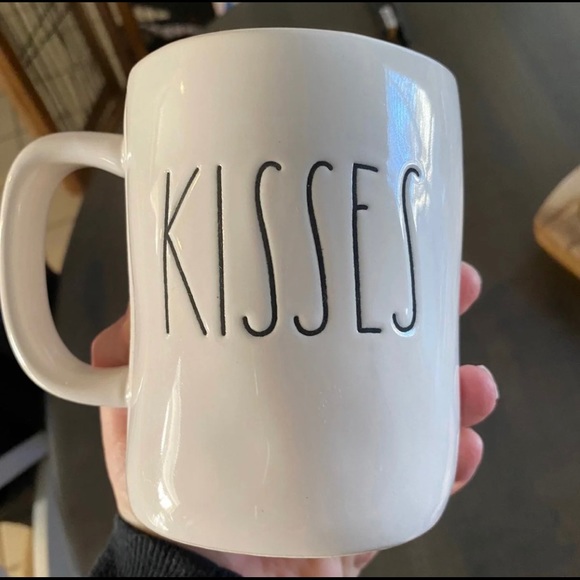 Rae Dunn Hugs/Kisses Mug - Picture 2 of 2